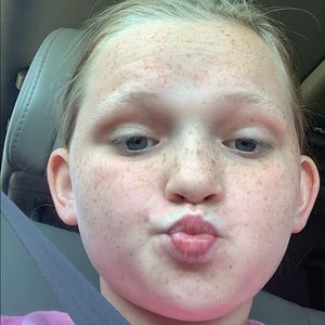 Meet your Posher, Ava